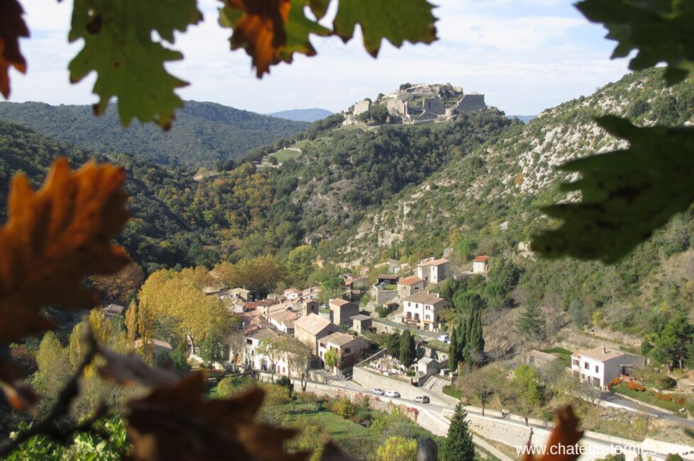 Vue générale, village de Termes, château de Termes Château cathare, vilage des Corbières, Termes, Pays CAthare, Aude