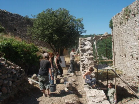 Travaux et fouilles 2009 au château de Termes Travaux et fouilles 2009 au château de Termes