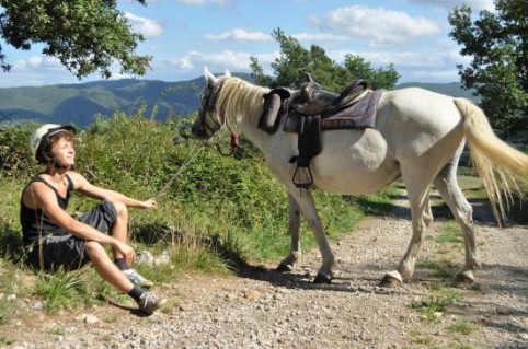 Balade à cheval à Termes (Aude) Photo de Gilles Gautherot et Sandrine Courdon